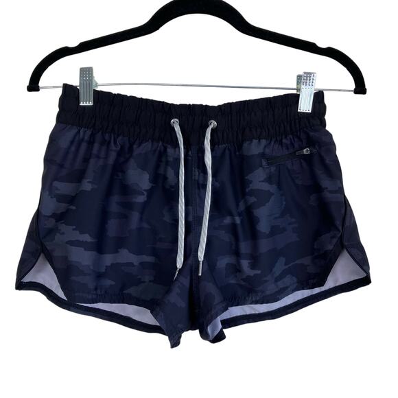 Vuori Womens Sz S Clementine Black Camo Athletic Shorts 2.5” Built-in Briefs - Picture 2 of 16